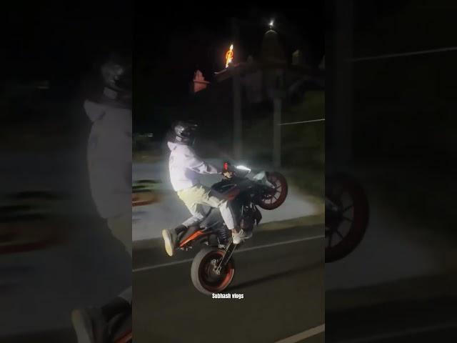 Night riding KTM Duke200 whileeyi  #lyrics #music #edit #overlay #ktm #loves #shots #automobile