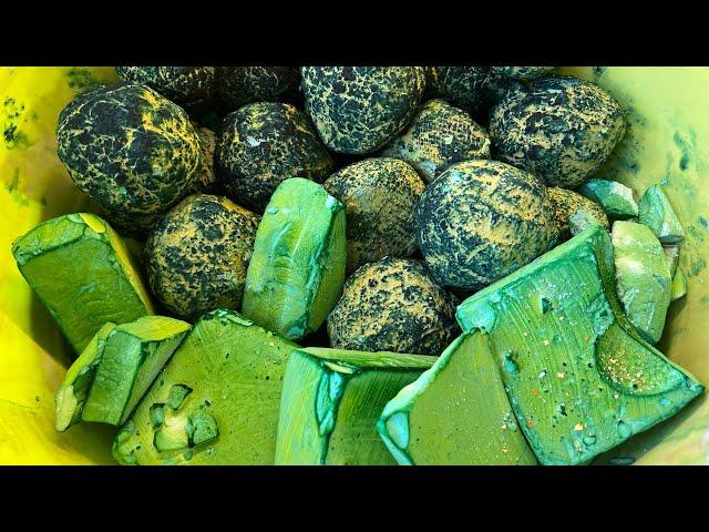 Monster Crush • Green Dyed Gymchalk & Gritty Reforms • Oddly Satisfying • Crunchy Gym Chalk • ASMR