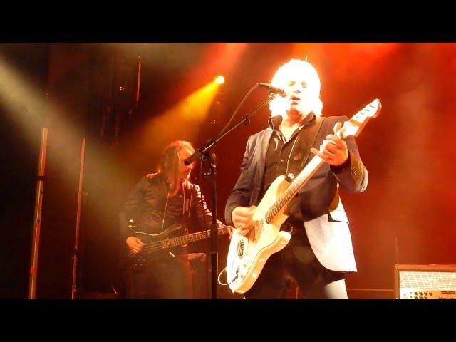 Neil Taylor - Love Changes Everything (live) - 5/5/16 - Vienna, Szene