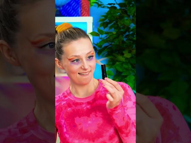 Ice Kiss: Cool Off with the Chilling Sensation of Ice Lipstick! ️