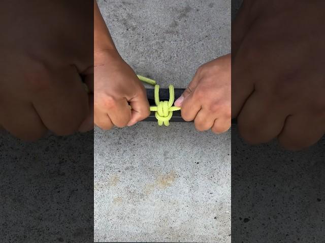 A very useful knot for packing a piece of metal and firewood 2