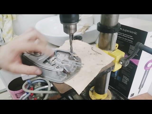 Ремонт утюга. Работа со сверлильным станком.
