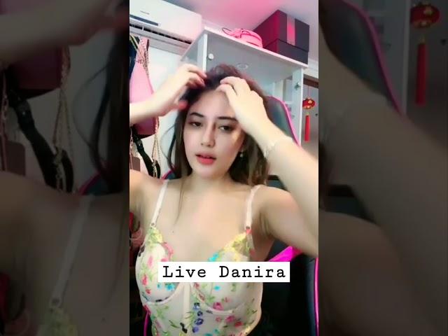 Viral Live Danira