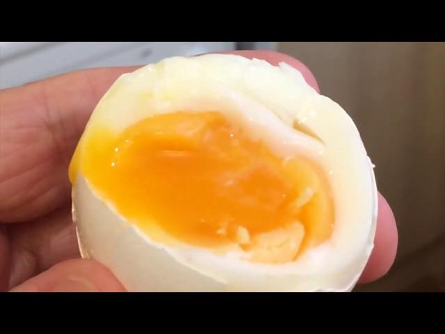 Как правильно варить яйца всмятку. How to boil soft-boiled eggs correctly