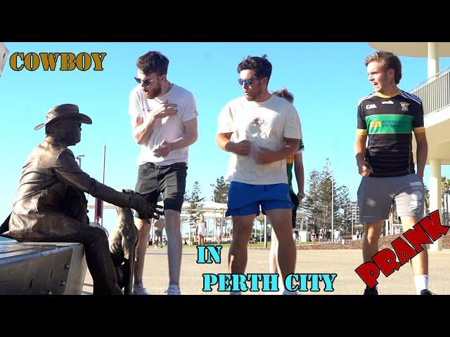 #Cowboy_prank in Perth city . funny reactions. lelucon statue prank. luco patung