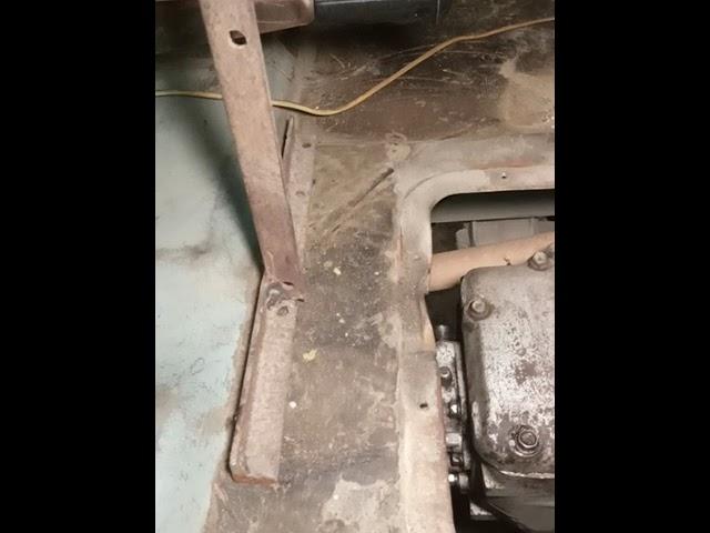 Приспособление для снятия КПП ГАЗ 3307.