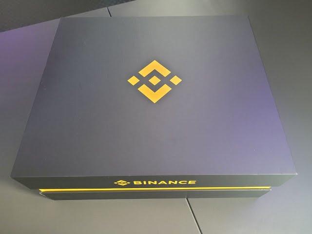 Binance 7 лет, прислали подарок!