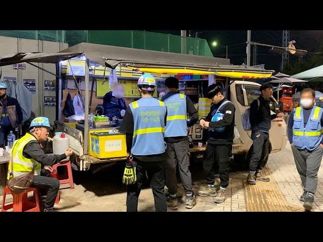 Unbelievable crowded! Snack truck for 60,000 workers at Samsung construction site