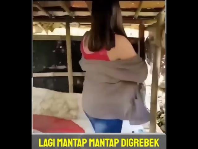 lagi mantap mantap di grebek warga di hutan
