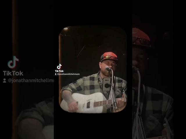The coast is clear #jonathanmitchellmusic #tracylawrence #countrymusic #acoustic #giglife