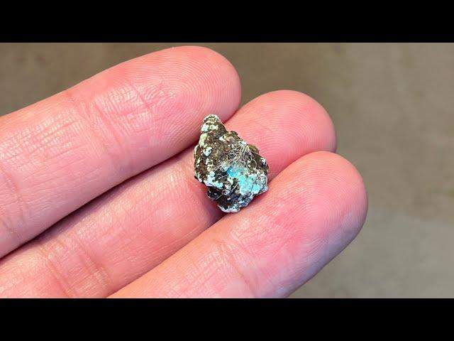 Cutting turquoise stone