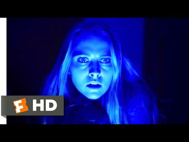 Lights Out (2016) - Trapped in the Basement Scene (8/9) | Movieclips