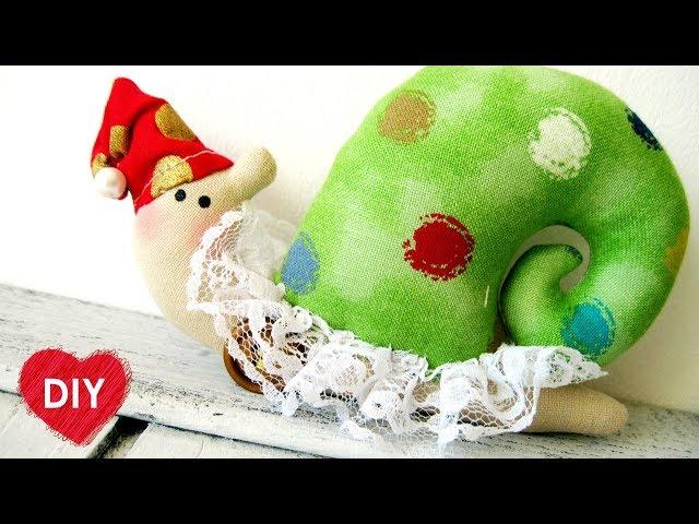 DIY. How to sew a tilda snail.