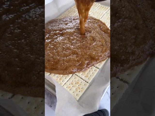 Christmas crack or saltine toffee?  Recipe link in comments! #toffee #christmasinjuly #baking