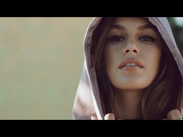 Kaia Gerber HD "Van Halen Panama"