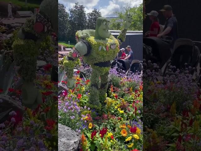 Buzz Lightyear topiary! #disneyworld #disney100 #disney #disneyshorts #waltdisneyworld #orlando