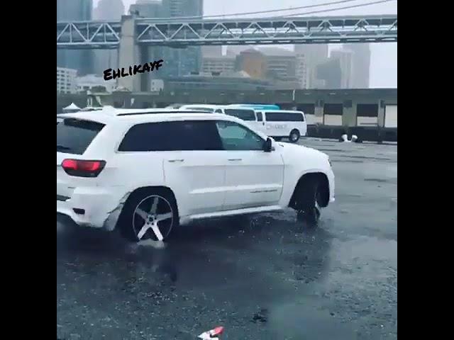 Yağışlı havada drift  (Jeep)