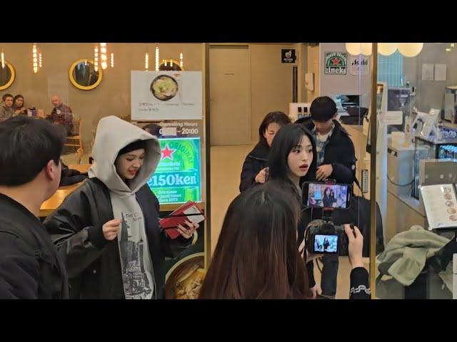 Walking next to Babymonster 베이비몬스터 Ahyeon at Gimpo Airport 12-26-2024