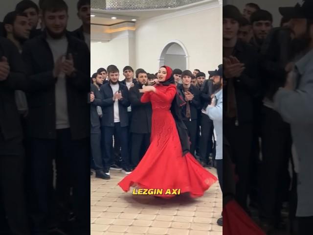 АЙШАТ МАХМЕТМУРЗАЕВА ТАНЦУЕТ  #shorts