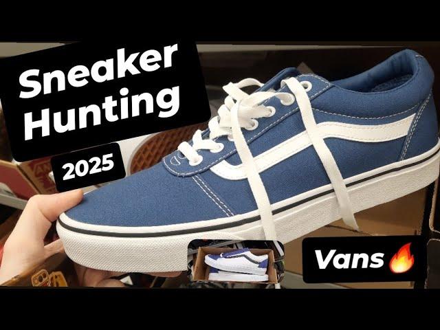 Sneaker hunting at an outlet (fresh restock of Van's shoes)