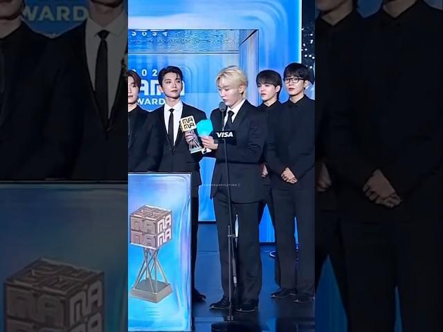 they're so cute  congratulations to svt on the award!  #seventeen #svt #세븐틴 #carat
