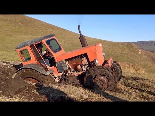 TRACTOR T40 IS IN THE SWAMP AND BELARUS TRACTOR COME TO THE HELP