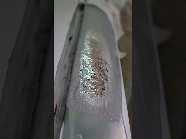Работа ОЛОВОМ. Олово вместо конструктивной шпатлевки. Ремонт стойки на BMW. 2 часть ролика.