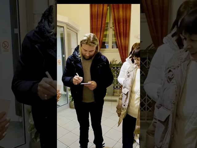 Винник ВПЕРШЕ зустрівся з вовчицями в Празі, Чехія