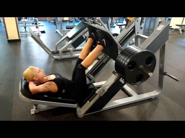 Bikini Pro Yulia Kravchenko, leg press 515 lbs *10