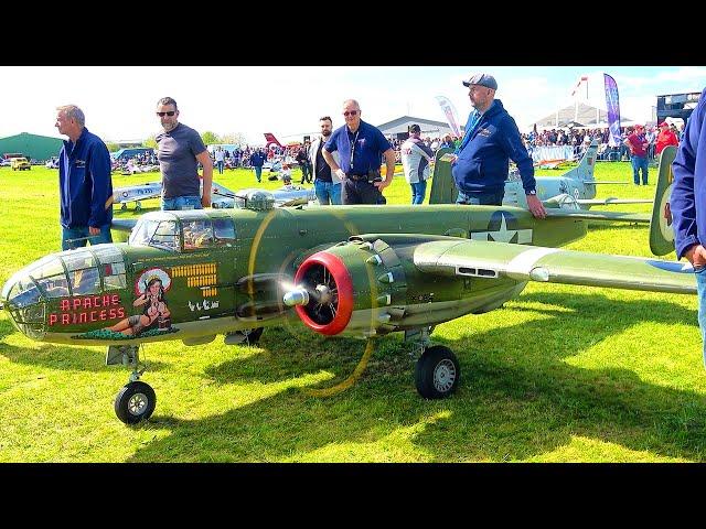 GIGANTIC 148KG B-25 MITCHELL SCALE RC APACHE PRINCESS WITH 2x 400 CC MOKI RADIAL MOTORS