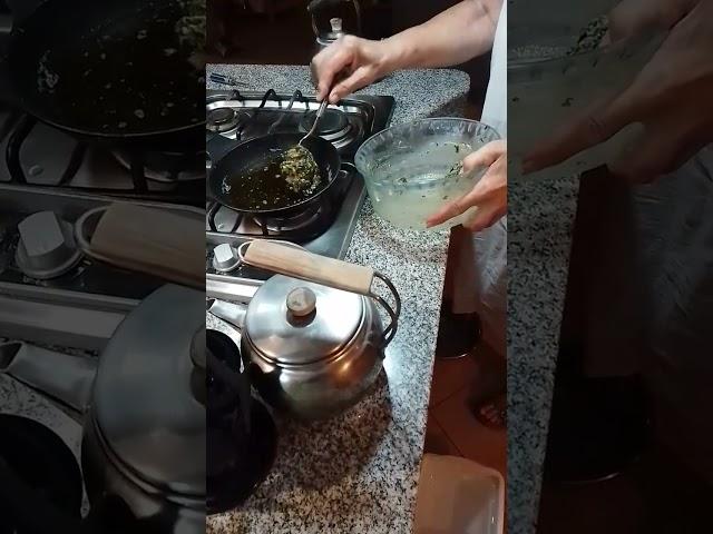 Friggendo polpette di spinaci per il pranzo tutorial di gastronomia casereccia @SanTenChan