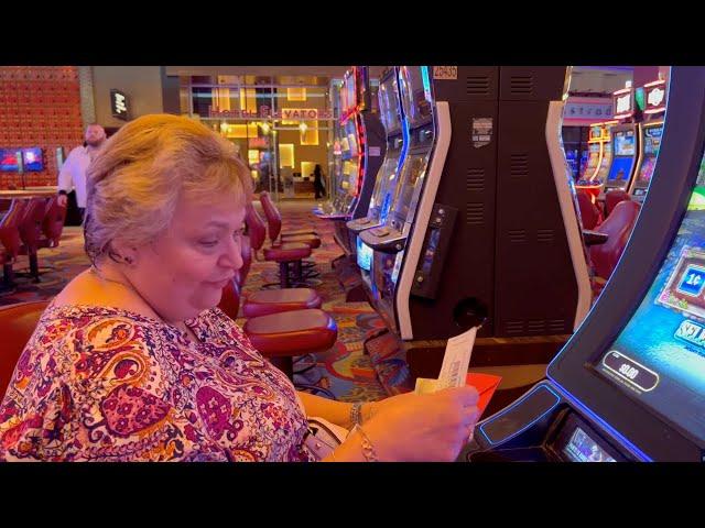 Lucky Lady Laurie Gets To Play Her FAVORITE Slot At A Higher Bet!