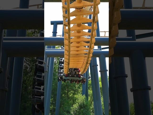 A Dying Breed Of Coasters  #shorts #rollercoaster #sixflags