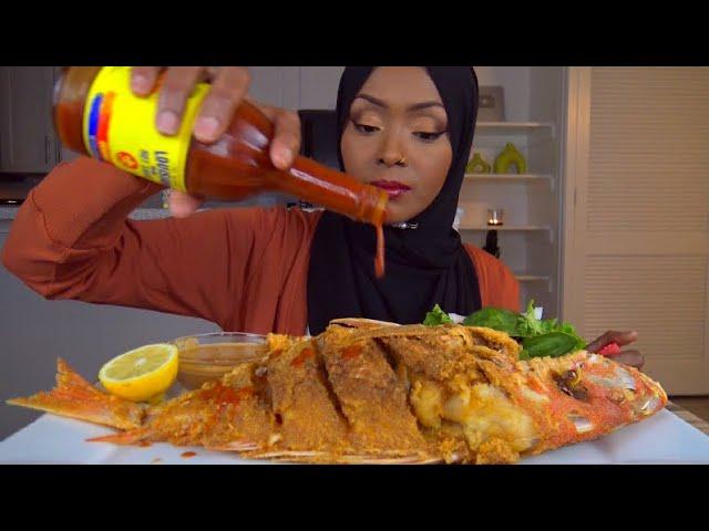 ASMR FRIED RED SNAPPER * آكل سمكة مقليه (سمك النهاش الاحمر)