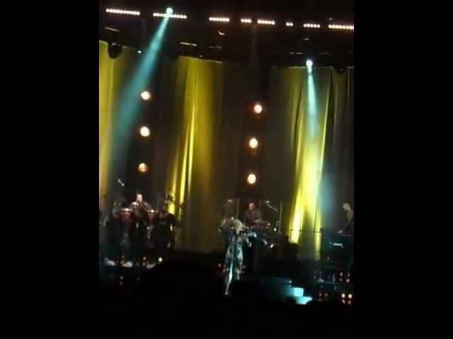 Emeli Sande - Breaking The Law (Clyde Auditorium - 6/11/12)