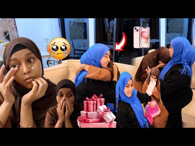 RIYADEYDA AYAAN URUMEEYAY HADIYAD SURPRISE IPHONE AYAAN KIFAAX KADIS UGU DHIGAY CALOOSHA IHURTAY