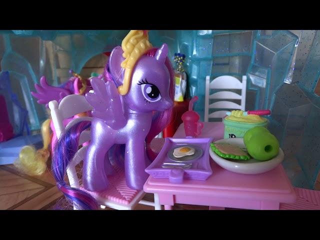 My little pony. Aunt Starlight Arrives: Mysterious Package ...