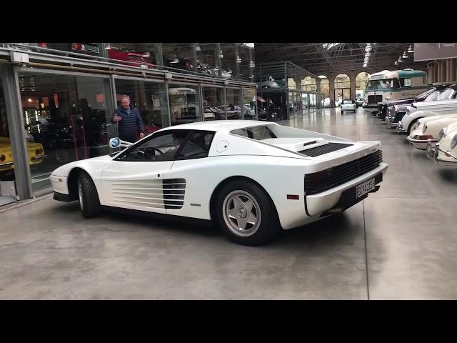 Starting a Ferrari Testarossa at Classic Remise Berlin