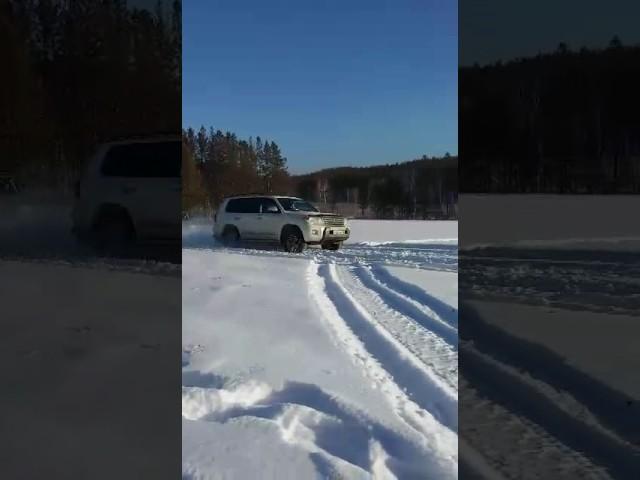 Тойота Ленд Крузер 200 V6, 4.0 vs Прадо V6, 4.0