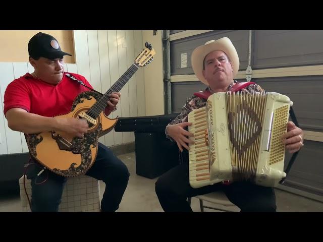 Ya tus caricias no son como antes- javieron Beltran y Jorge Molina en vivo Coachella