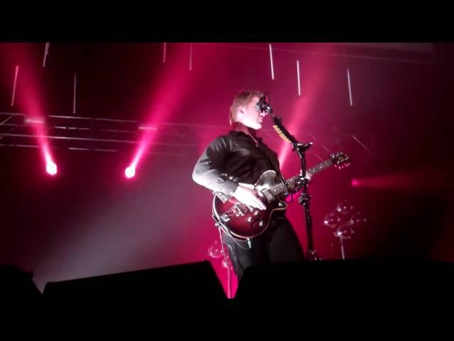 Queens of the Stone Age - I Was a Teenage Hand Model - Live in Oakland