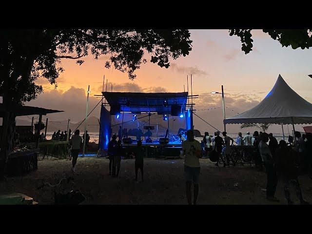  La Digue Seychelles TOWN SUMMER RIDE