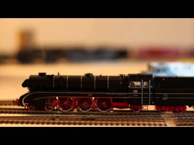 Roco BR 10 002 62193 DCC HO with Dynamic Smoke in HD captured with a Canon EOS M