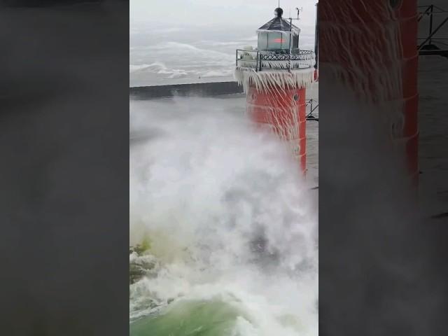 South Haven Michigan Lighthouse & Pier Getting Hit With Huge Waves & Ice 4K Drone Footage