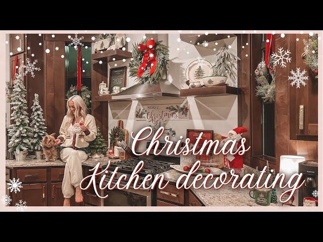 CHRISTMAS DECORATE WITH ME | COZY CHRISTMAS KITCHEN DECORATING IDEAS | CHRISTMAS DECORATIONS 2023