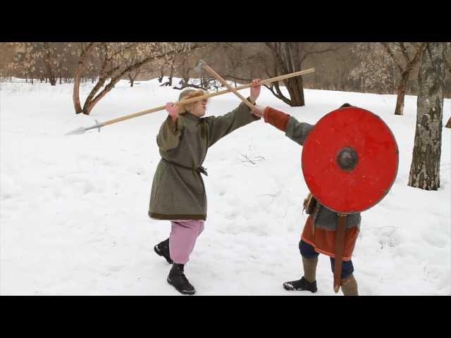 Поединок - топор против копья / Battle - spear VS axe