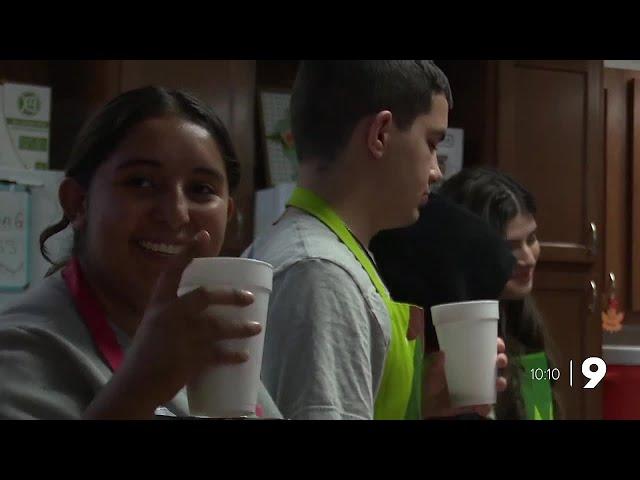 Flowing Wells High School students help each other through finals — with hot coco