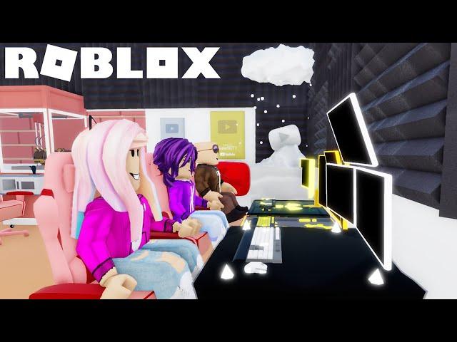 We became FAMOUS Youtubers! | Roblox: YouTube Simulator