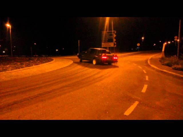 Volvo 740 Turbo Roundabout Drifting + Donuts