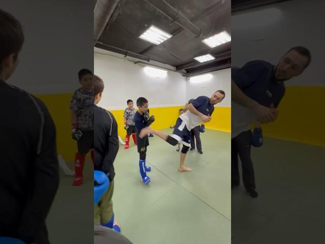 Работа на комбинацию рук и ног в клубе единоборств Таибов#mma #бокс #ufc #sports #shorts #